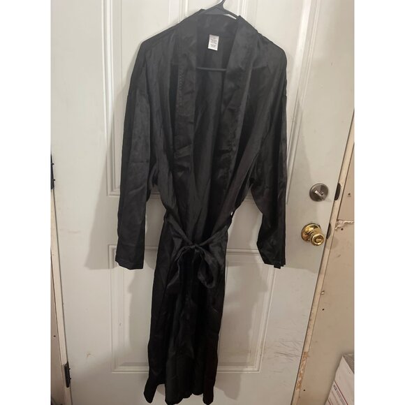 Black silk like robe with tie size 2X - Picture 1 of 7
